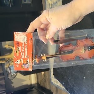5 For 25.00/Vintage Wooden Violin Christmas Ornament, NWT
